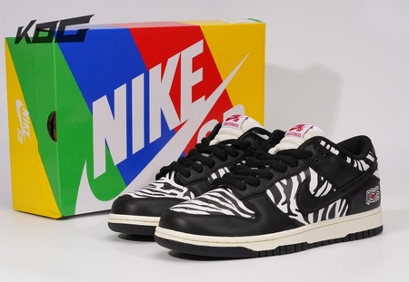 Quartersnacks x NK SB Dunk Low "Zebra" SIZE: 36-47.5