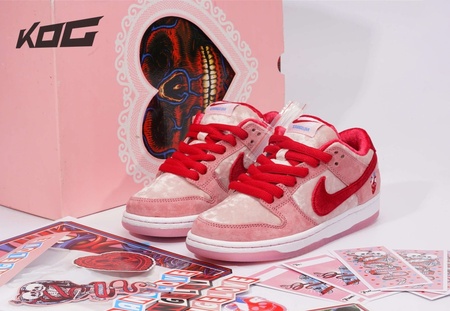 Strangelove x Nike SB Dunk Low Pro QS Valentine's Day Limited SIZE: 36-46